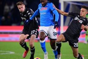 星空体育app-男生制止霸凌遭辱骂自曝已退学